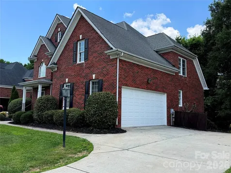 1332 Bershire Lane Charlotte NC 28262