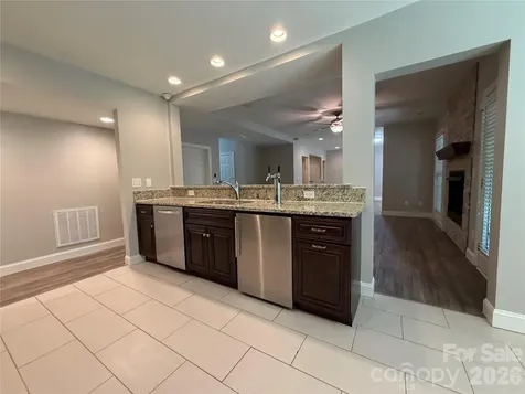 1332 Bershire Lane Charlotte NC 28262