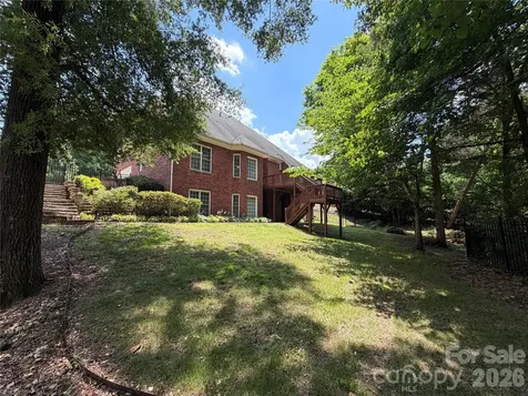 1332 Bershire Lane Charlotte NC 28262