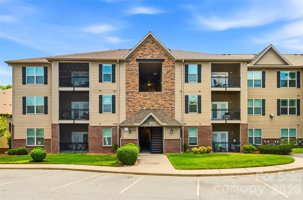 142 Brickton Village Circle Fletcher NC 28732