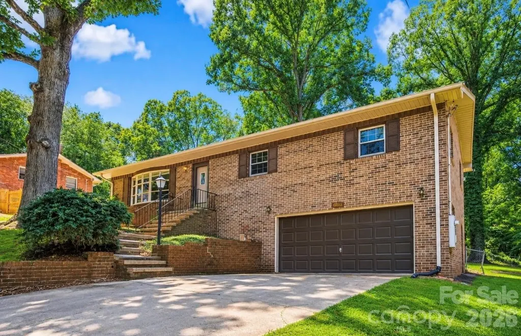 2951 7th Street Drive NE Hickory NC 28601