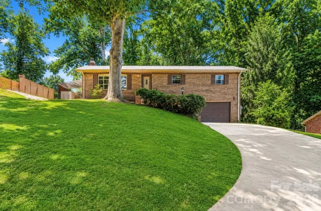 2951 7th Street Drive NE Hickory NC 28601