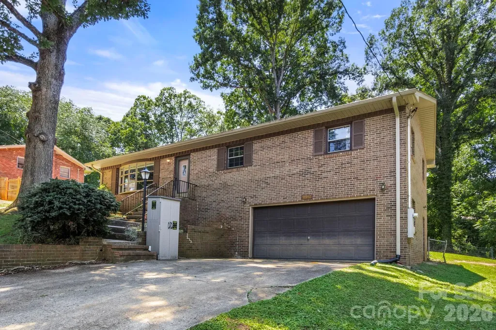 2951 7th Street Drive NE Hickory NC 28601