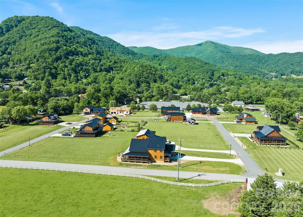 12 Mari Place Maggie Valley NC 28751