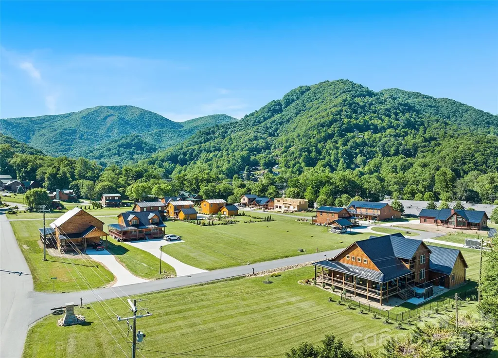 12 Mari Place Maggie Valley NC 28751