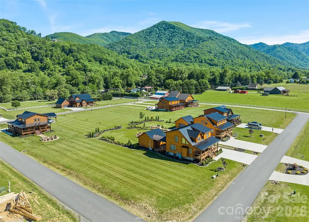 12 Mari Place Maggie Valley NC 28751