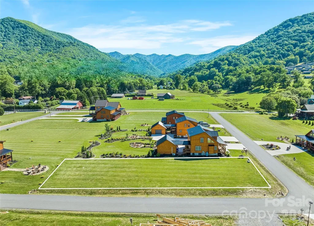 12 Mari Place Maggie Valley NC 28751