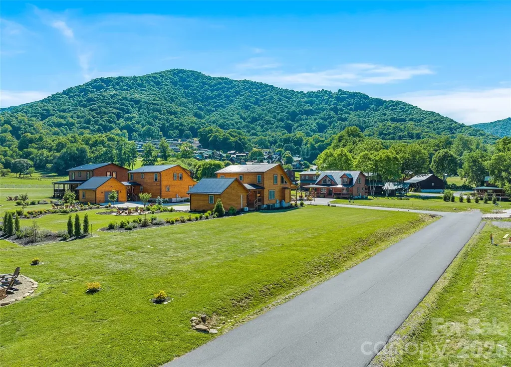 12 Mari Place Maggie Valley NC 28751