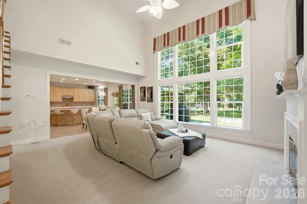 4814 King Arthur Drive Charlotte NC 28277
