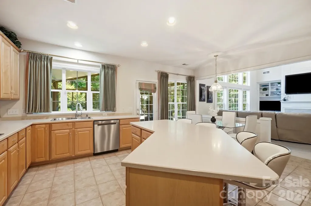 4814 King Arthur Drive Charlotte NC 28277