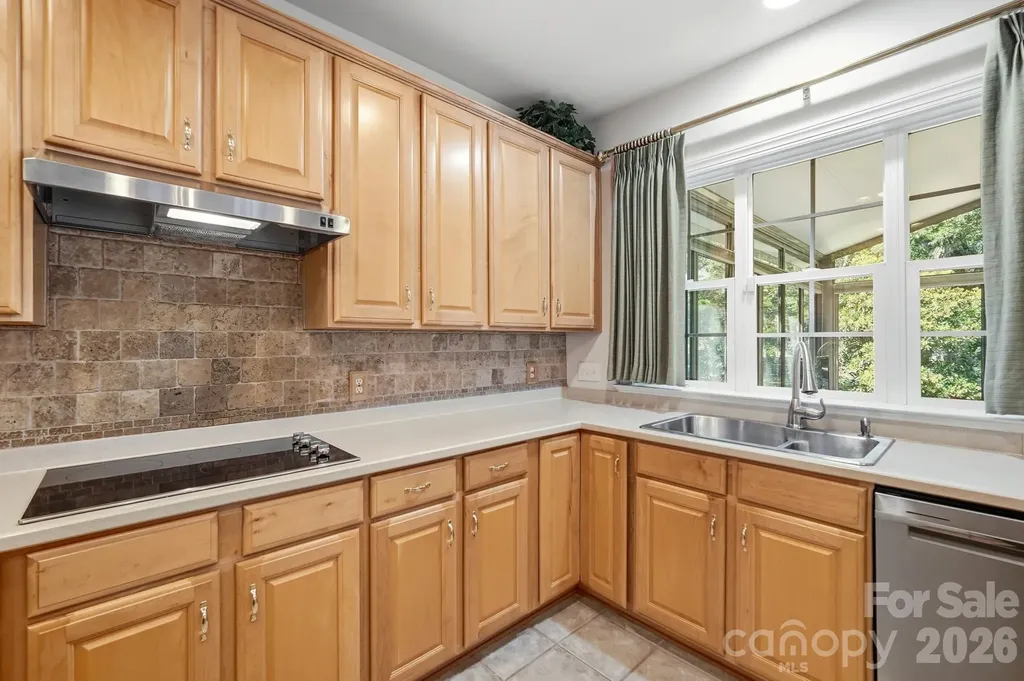 4814 King Arthur Drive Charlotte NC 28277