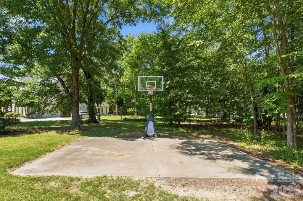 4814 King Arthur Drive Charlotte NC 28277