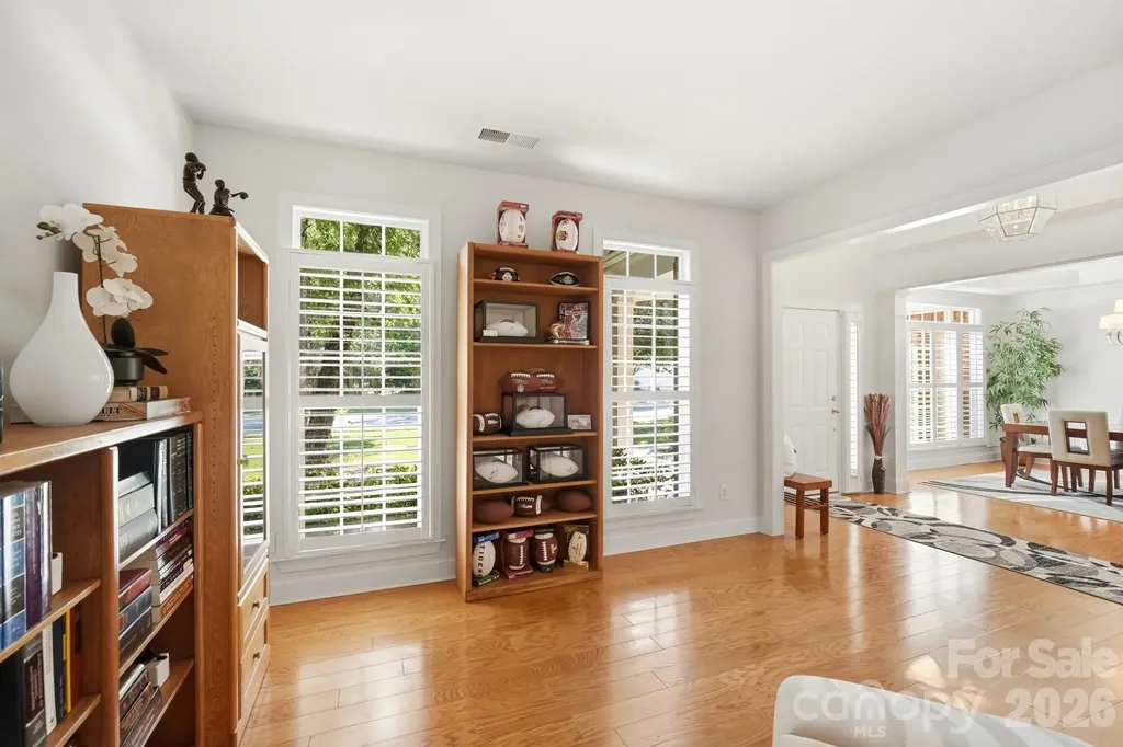 4814 King Arthur Drive Charlotte NC 28277