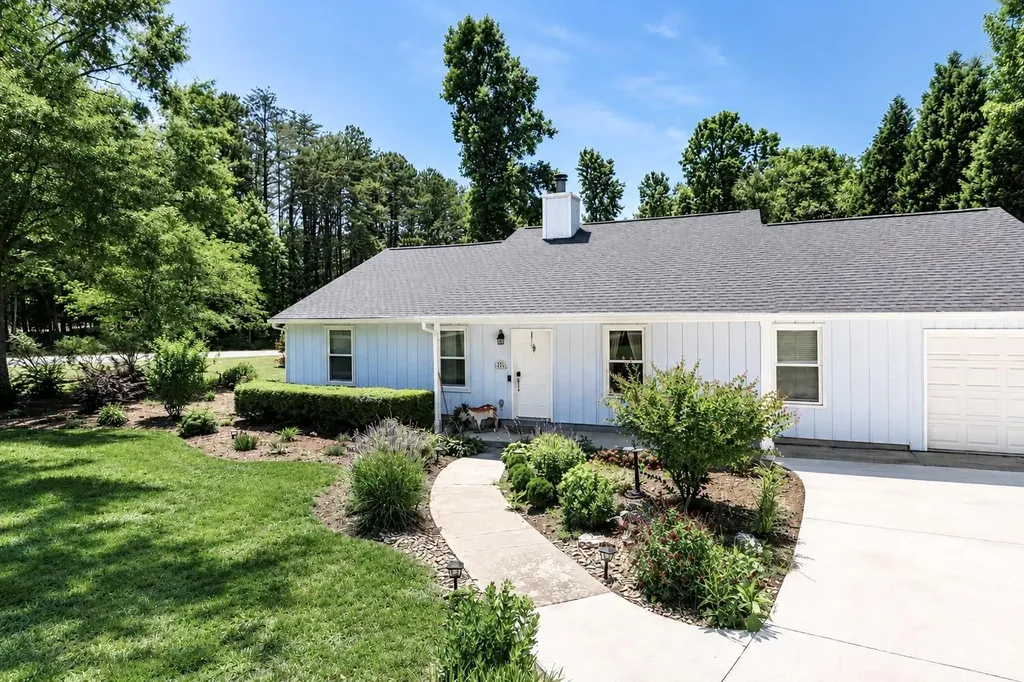 105 Lake Top Lane Statesville NC 28677