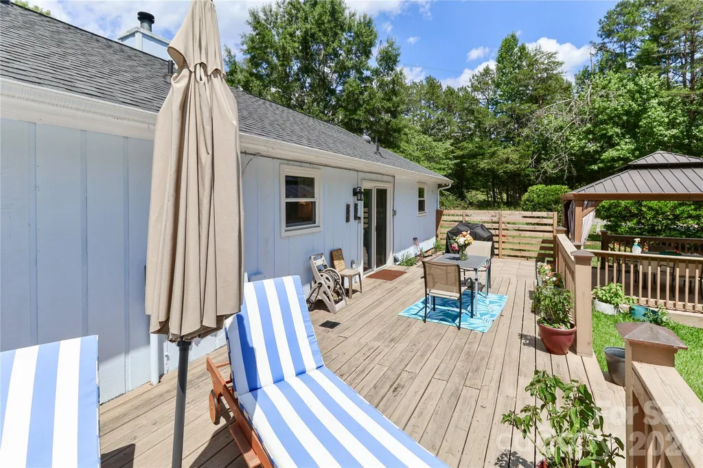 105 Lake Top Lane Statesville NC 28677