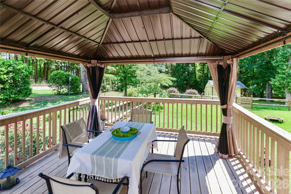 105 Lake Top Lane Statesville NC 28677