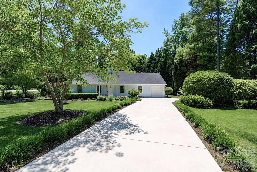 105 Lake Top Lane Statesville NC 28677