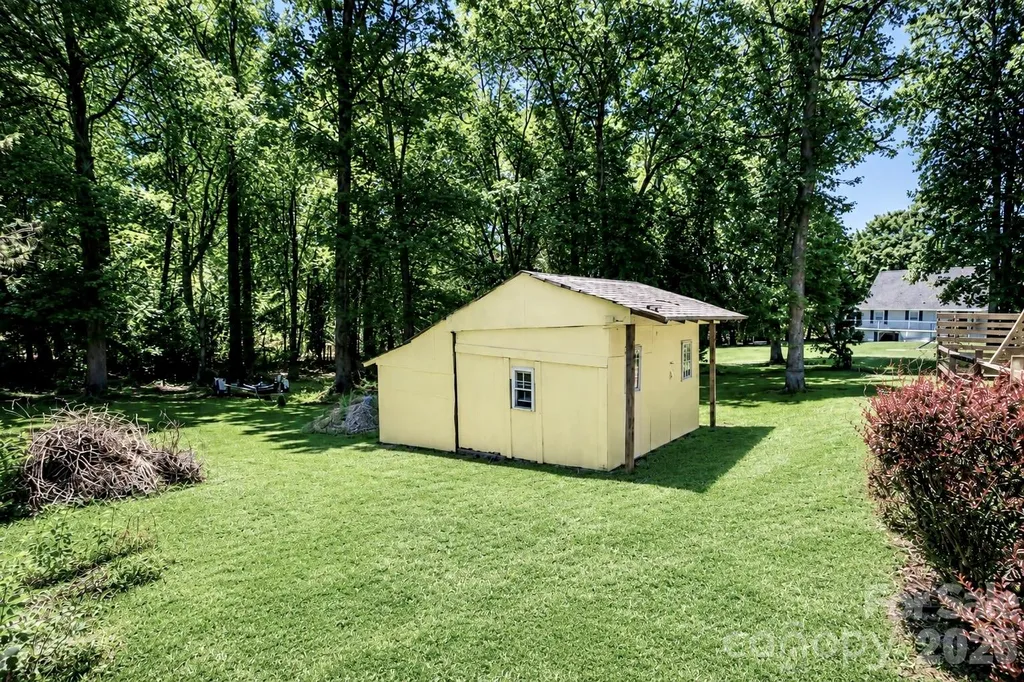105 Lake Top Lane Statesville NC 28677