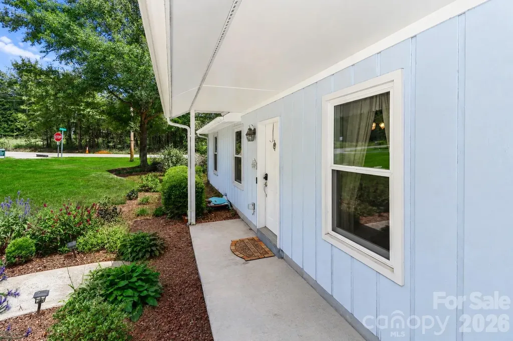 105 Lake Top Lane Statesville NC 28677