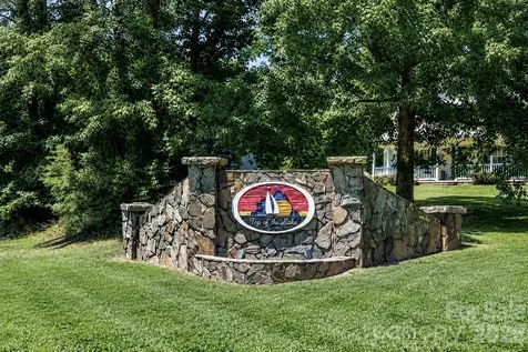 105 Lake Top Lane Statesville NC 28677