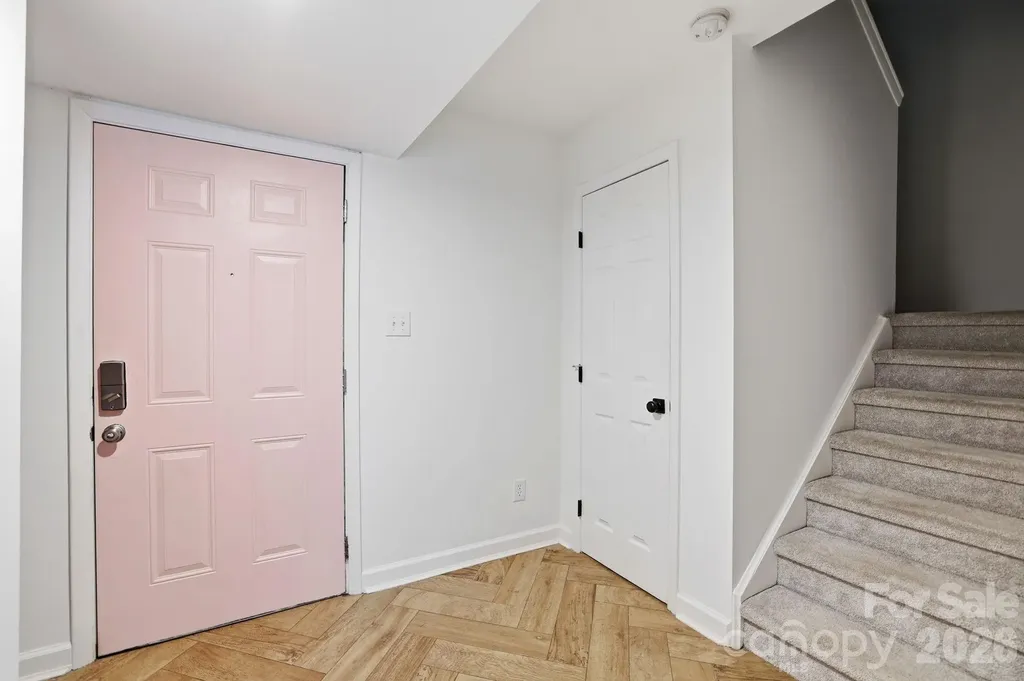 1616 Flynwood Drive Charlotte NC 28205