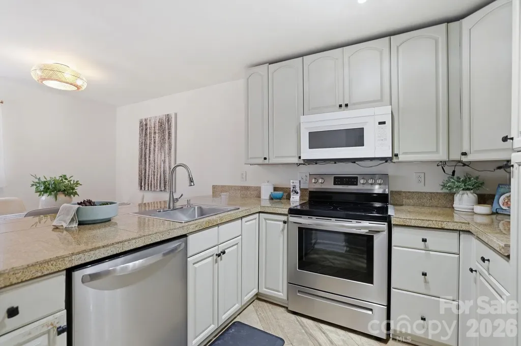 1616 Flynwood Drive Charlotte NC 28205