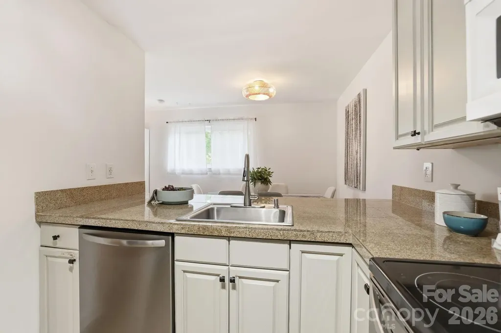 1616 Flynwood Drive Charlotte NC 28205