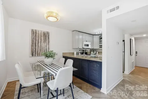 1616 Flynwood Drive Charlotte NC 28205