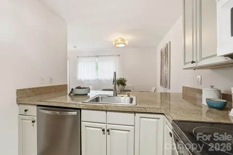 1616 Flynwood Drive Charlotte NC 28205