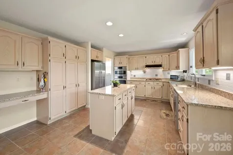129 Forest View Drive Flat Rock NC 28731
