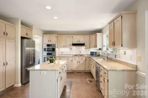 129 Forest View Drive Flat Rock NC 28731