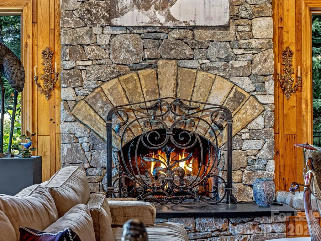 10 Beaverbrook Court Asheville NC 28804