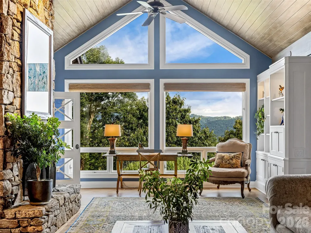 10 Beaverbrook Court Asheville NC 28804