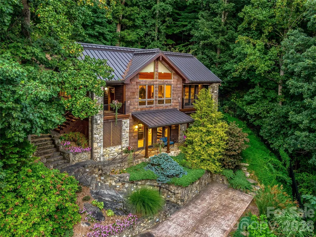 10 Beaverbrook Court Asheville NC 28804