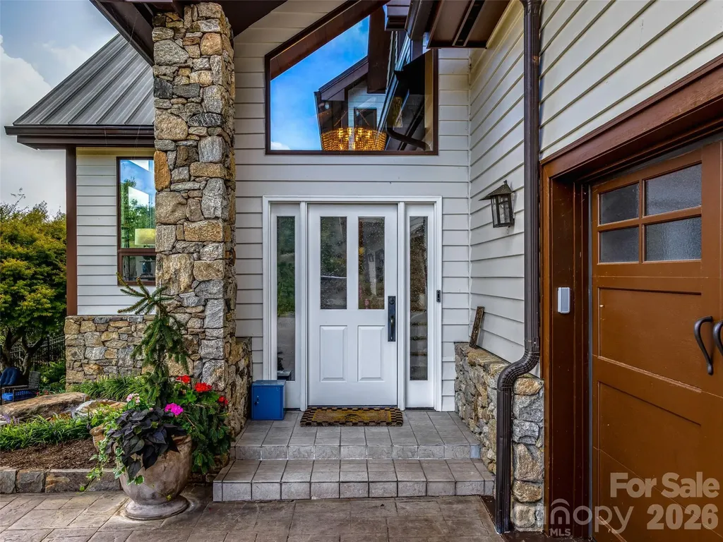 10 Beaverbrook Court Asheville NC 28804