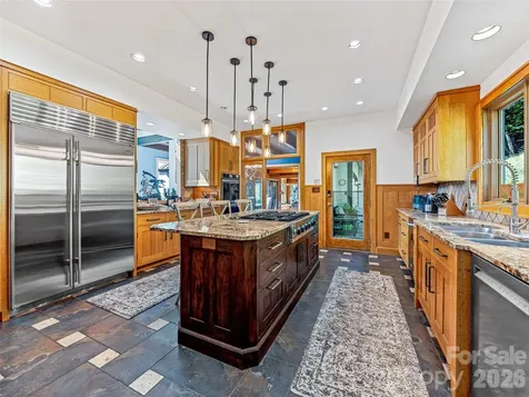 10 Beaverbrook Court Asheville NC 28804