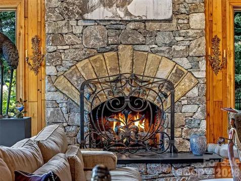 10 Beaverbrook Court Asheville NC 28804