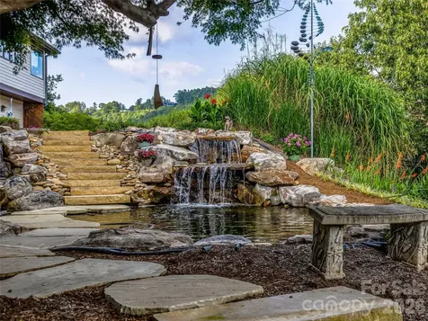 10 Beaverbrook Court Asheville NC 28804