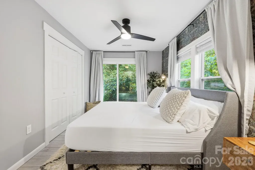 15 Old Fort Road Fairview NC 28730