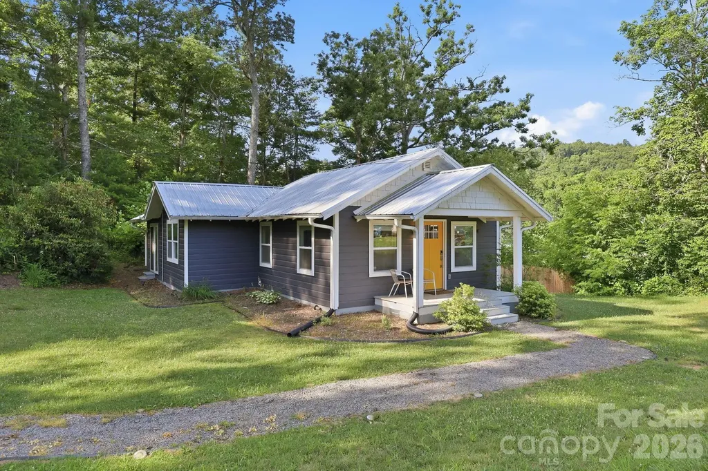 15 Old Fort Road Fairview NC 28730