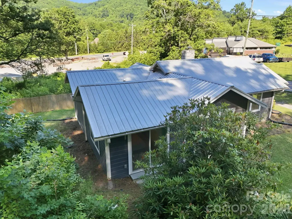 15 Old Fort Road Fairview NC 28730