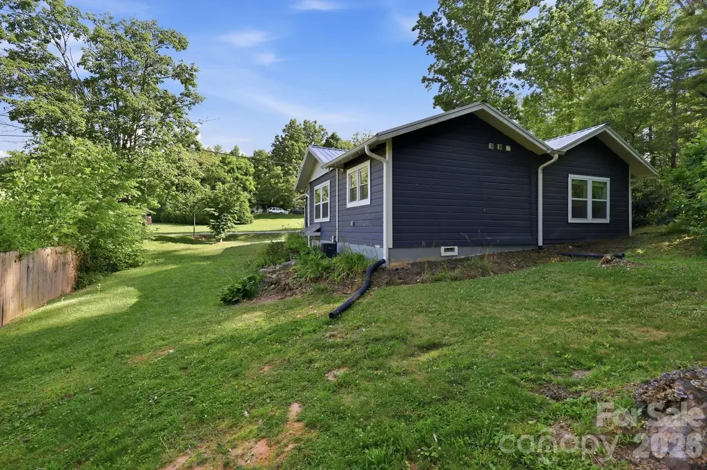 15 Old Fort Road Fairview NC 28730
