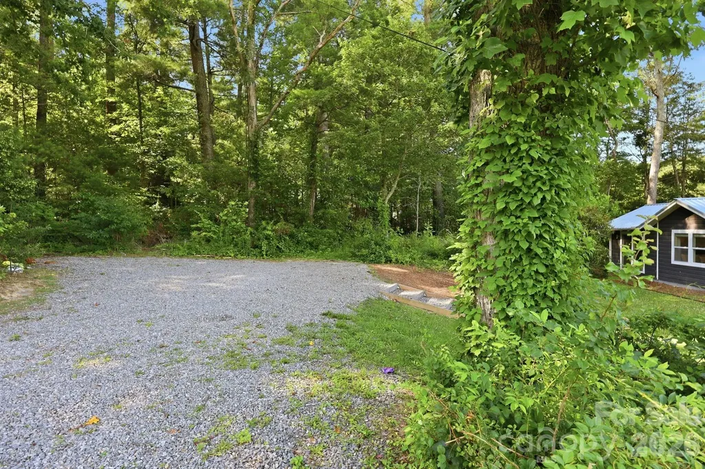 15 Old Fort Road Fairview NC 28730