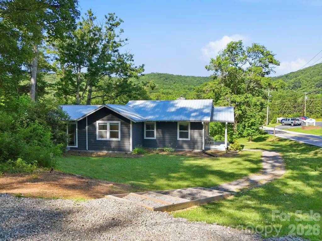 15 Old Fort Road Fairview NC 28730