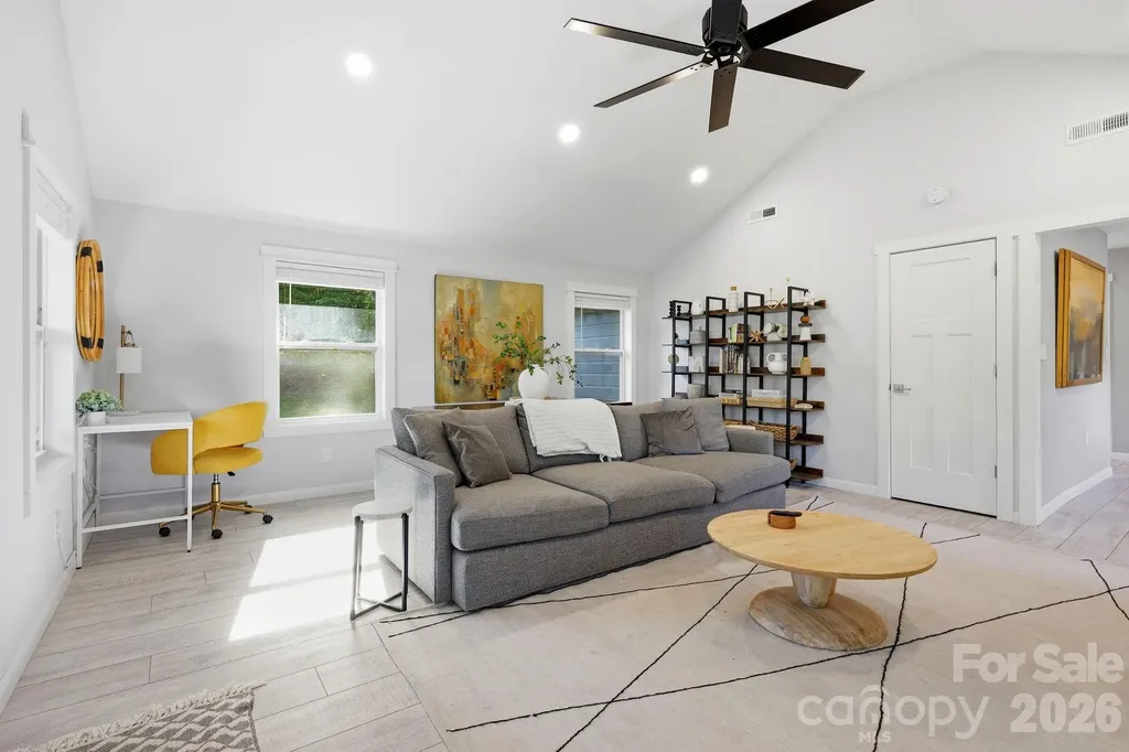 15 Old Fort Road Fairview NC 28730