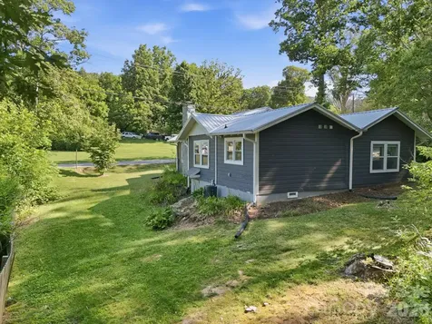 15 Old Fort Road Fairview NC 28730