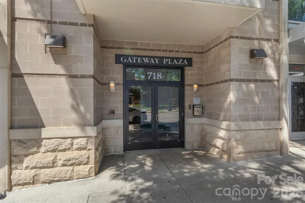 718 W Trade Street Charlotte NC 28202