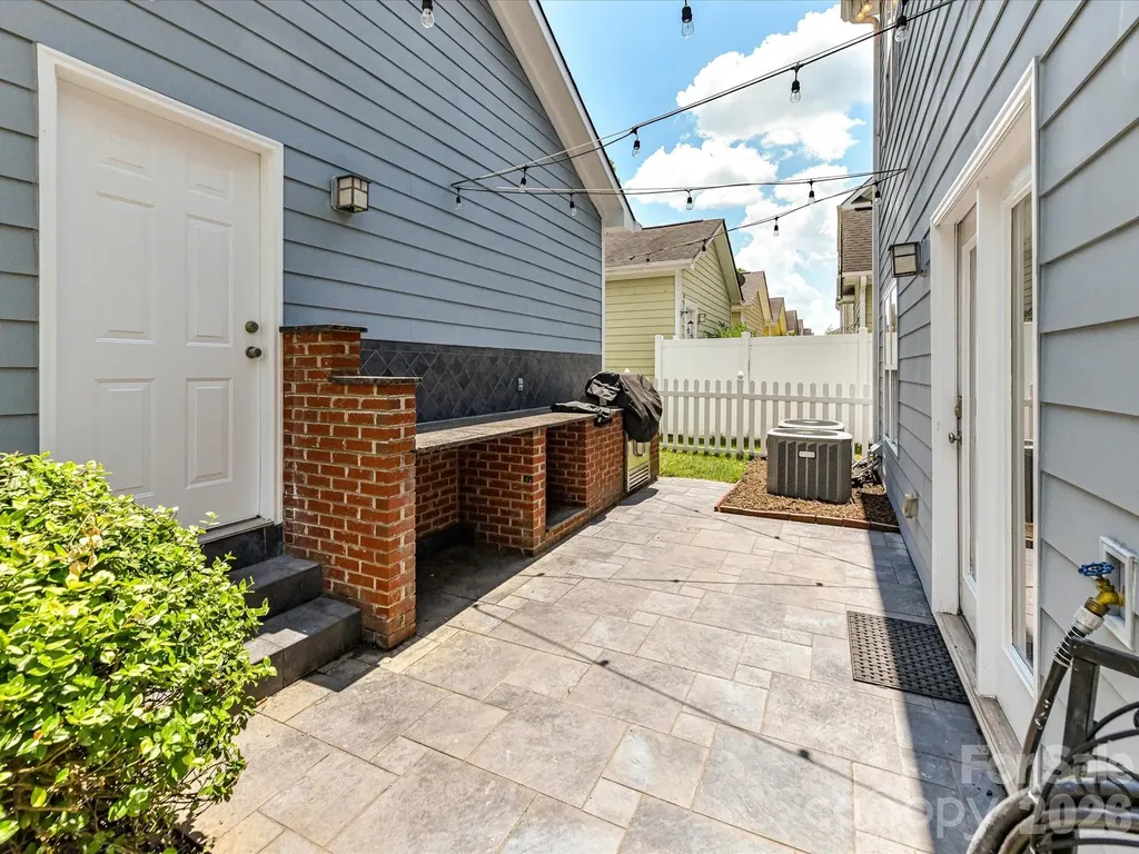 1733 Lela Avenue Charlotte NC 28208