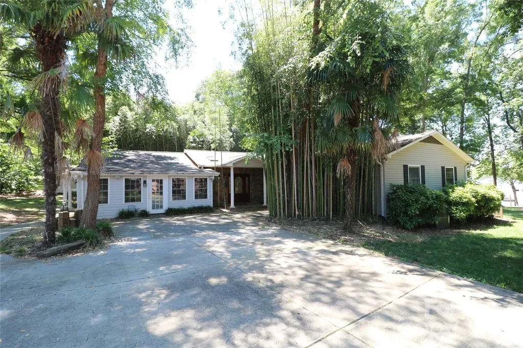 4589 Giles Avenue Sherrills Ford NC 28673