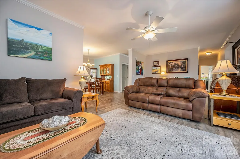 34 Middle Street Hendersonville NC 28792